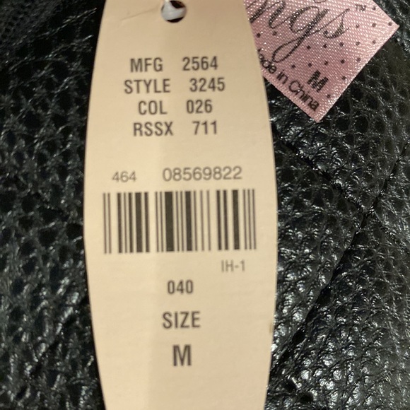 Victoria’s Secret sexy peekaboo lace bra - Picture 5 of 5